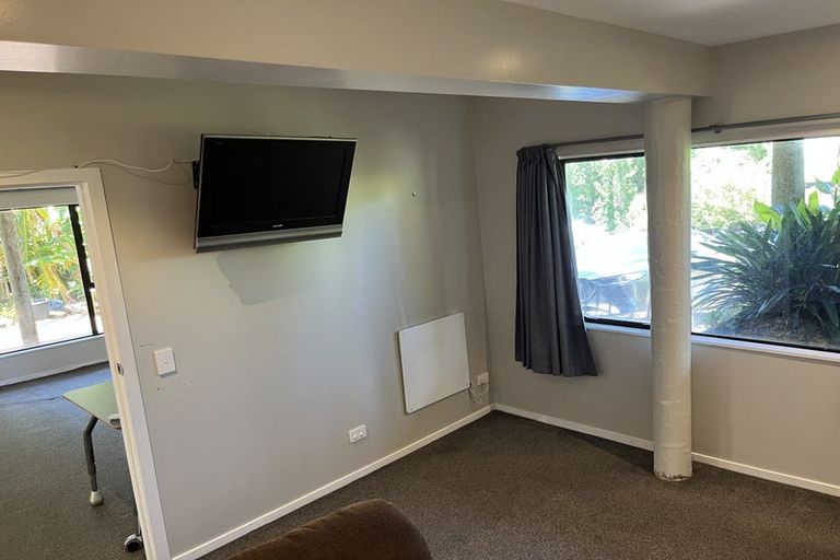 Photo of property in 4 Springtime Crescent, Stanmore Bay, Whangaparaoa, 0932