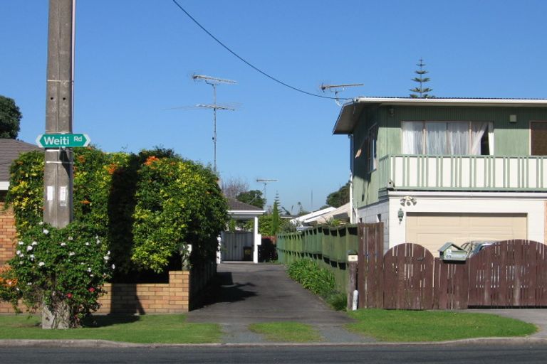Photo of property in 10 Weiti Road, Orewa, 0931