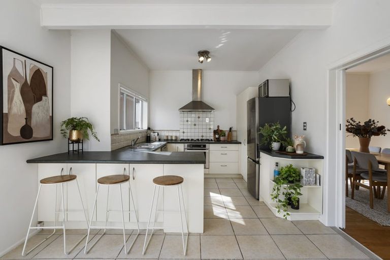 Photo of property in 2/159 Mokoia Road, Birkenhead, Auckland, 0626