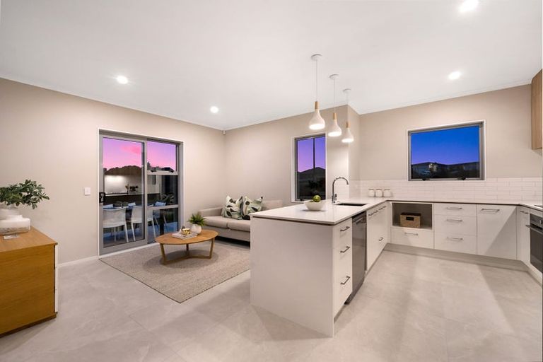 Photo of property in 33 Barrel Crescent, Swanson, Auckland, 0614