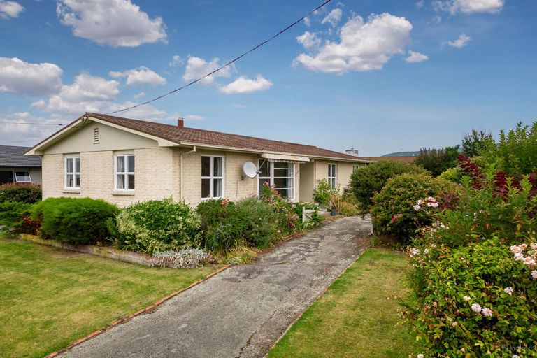 Photo of property in 9 Oxford Street, Waimate, 7924