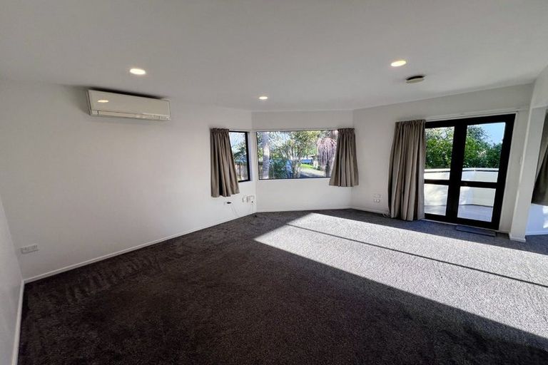 Photo of property in 1/3 Albany Highway, Unsworth Heights, Auckland, 0632