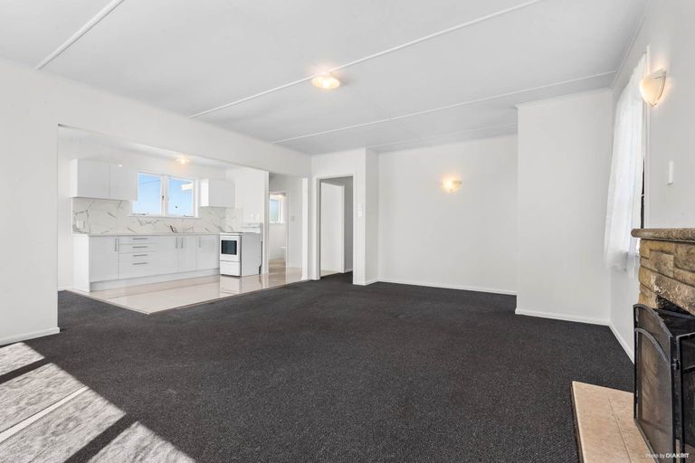 Photo of property in 3 Dreadon Road, Manurewa, Auckland, 2102