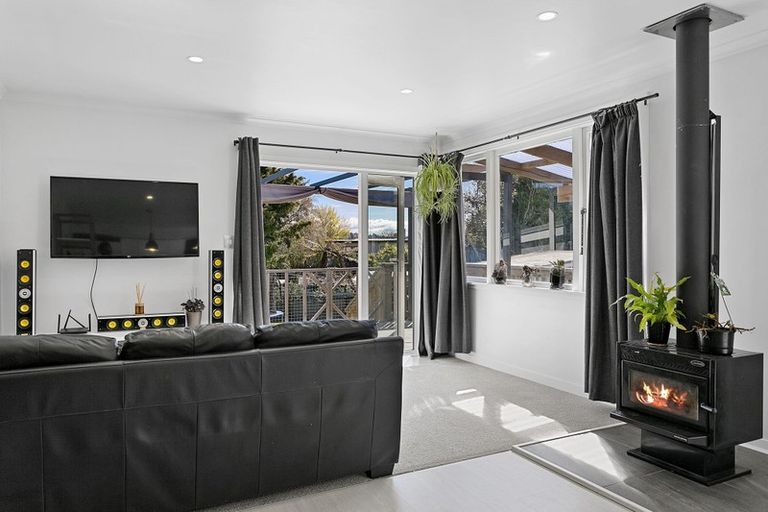 Photo of property in 9 Parata Street, Two Mile Bay, Taupo, 3330