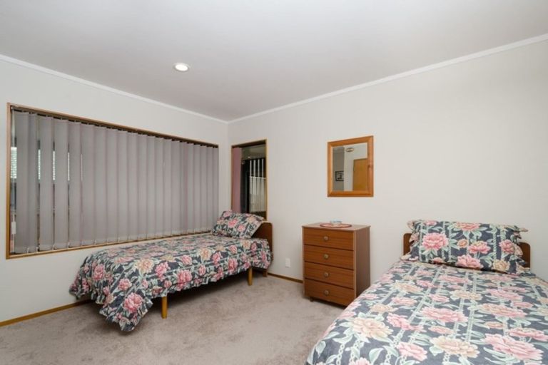 Photo of property in 109 Wiseley Road, West Harbour, Auckland, 0618