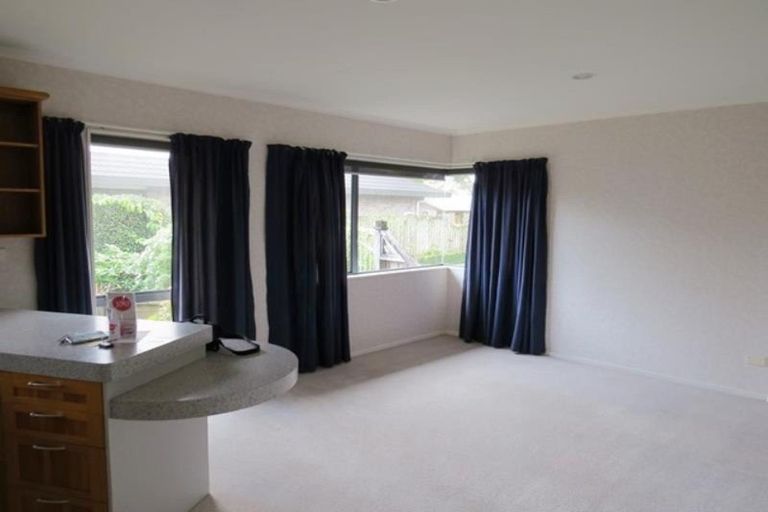 Photo of property in 13 Del Mar Place, Merrilands, New Plymouth, 4312