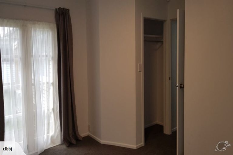 Photo of property in 32 Roberts Road, Te Atatu South, Auckland, 0610