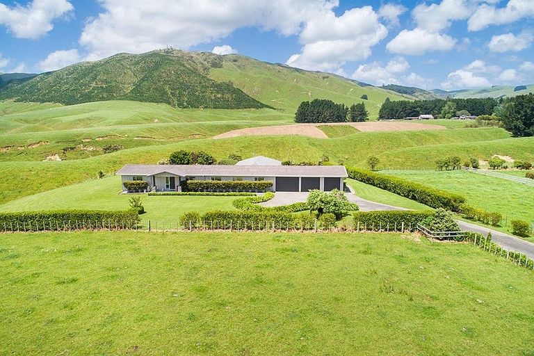 Photo of property in 26 Highland View Drive, Tokomaru, Palmerston North, 4474