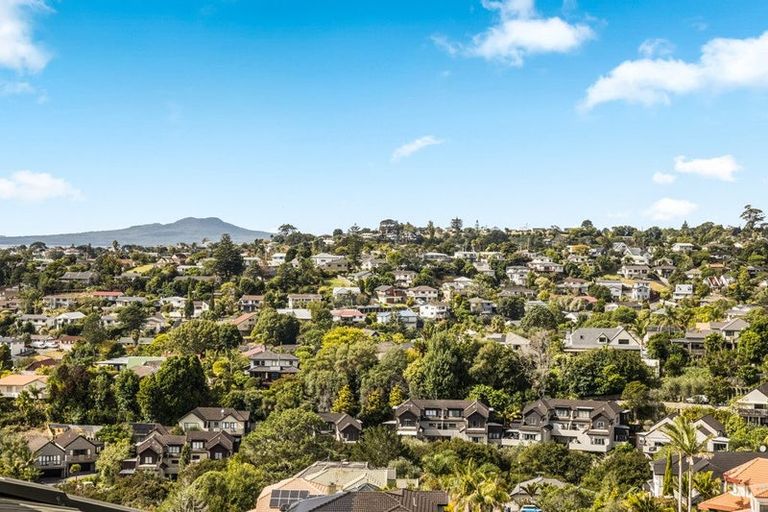Photo of property in 9 St Clair Place, Browns Bay, Auckland, 0630