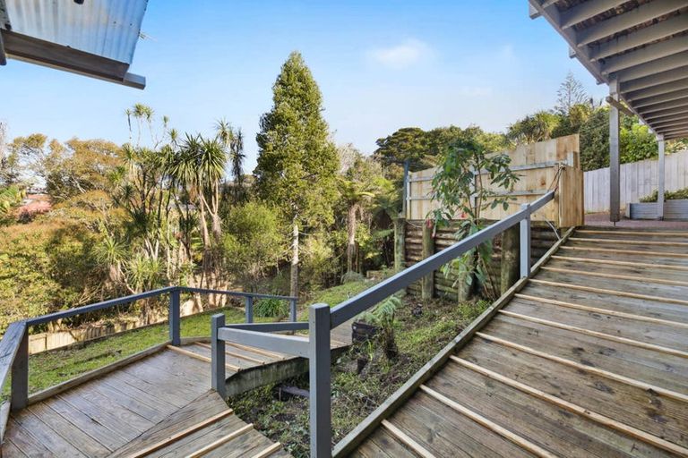 Photo of property in 19 Beach Road, Mellons Bay, Auckland, 2014