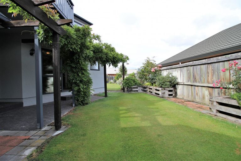 Photo of property in 30 Albert Drive, Clyde, 9330