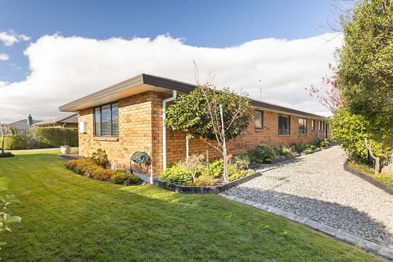 Photo of property in 6 Liberty Grove, Kelvin Grove, Palmerston North, 4414