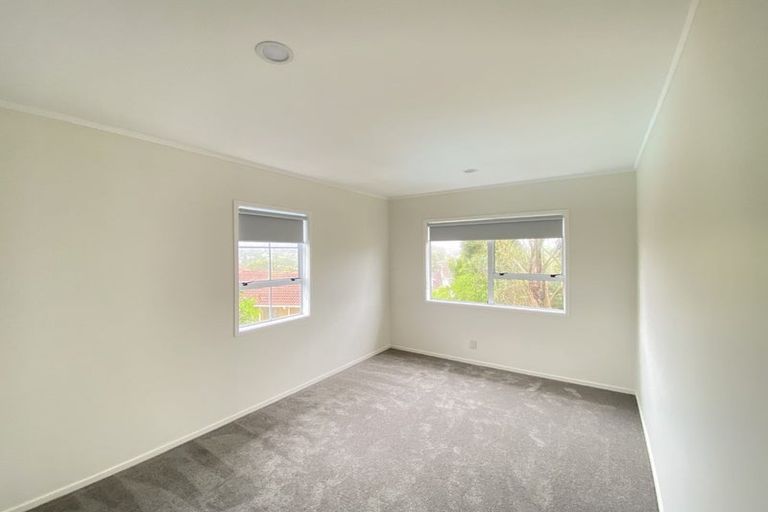 Photo of property in 130 Chelsea View Drive, Chatswood, Auckland, 0626