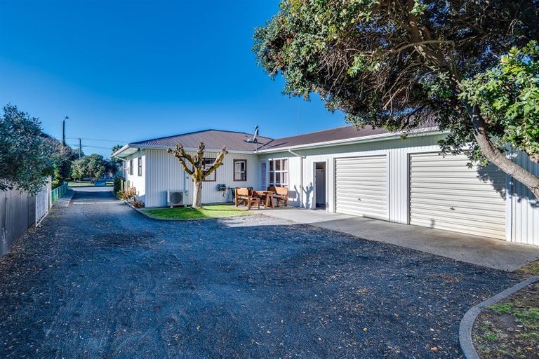 Photo of property in 290 Clifton Road, Te Awanga, 4102