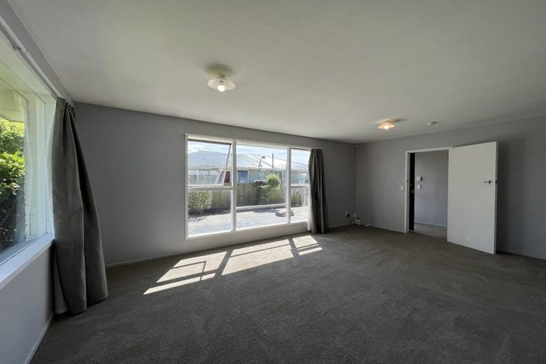 Photo of property in 8 Cob Crescent, Woolston, Christchurch, 8062