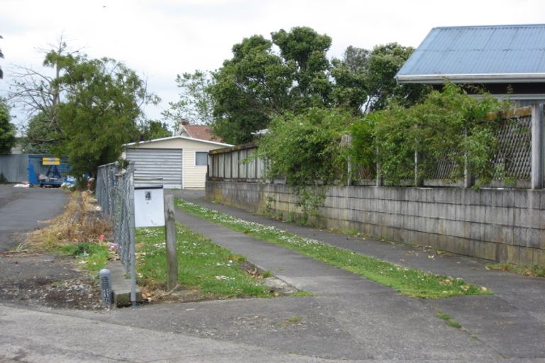 Photo of property in 4 Jupiter Street, Rosehill, Papakura, 2113
