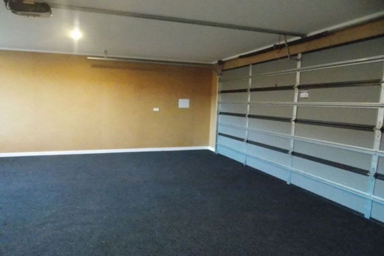 Photo of property in 18 Sardinia Grove, Fitzherbert, Palmerston North, 4410