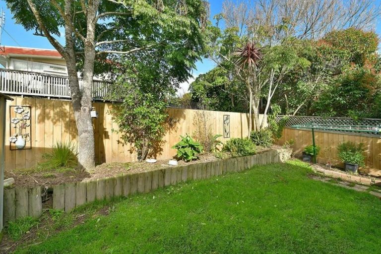 Photo of property in 3/17 Brandon Road, Manly, Whangaparaoa, 0930