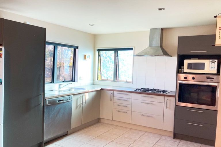 Photo of property in 11/64 Schnapper Rock Road, Schnapper Rock, Auckland, 0632