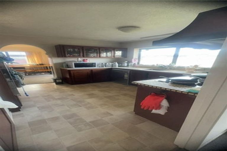 Photo of property in 2/11 Takutai Avenue, Bucklands Beach, Auckland, 2012