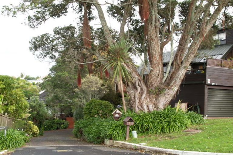 Photo of property in 21 Tainui Road, Cockle Bay, Auckland, 2014