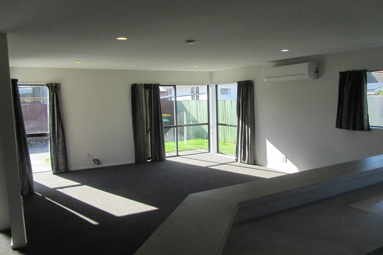 Photo of property in 22a Dunedin Street, Redwood, Christchurch, 8051