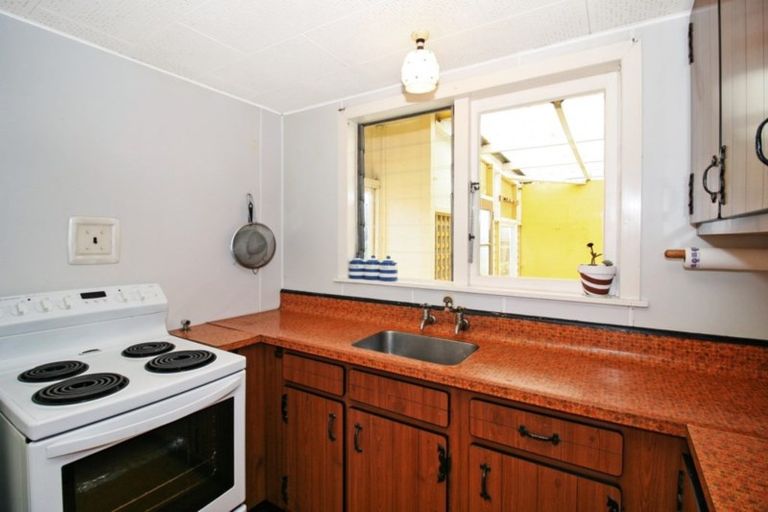 Photo of property in 21 Paynters Avenue, Strandon, New Plymouth, 4312