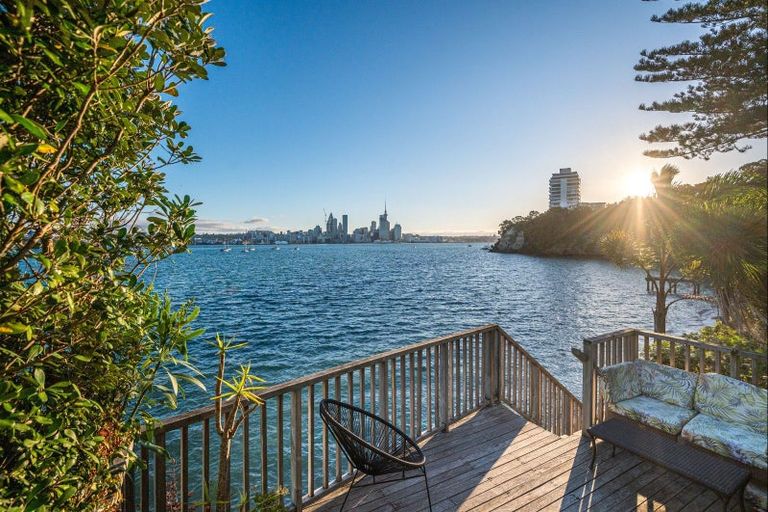 Photo of property in 5 Stanley Point Road, Stanley Point, Auckland, 0624