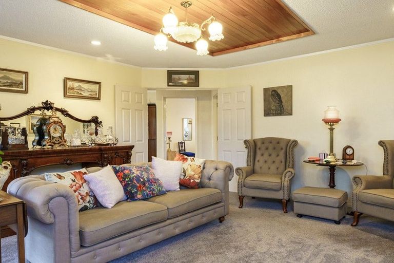 Photo of property in 11b Cheval Place, Taradale, Napier, 4112