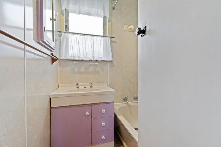 Photo of property in 27 Ashford Avenue, Hokowhitu, Palmerston North, 4410