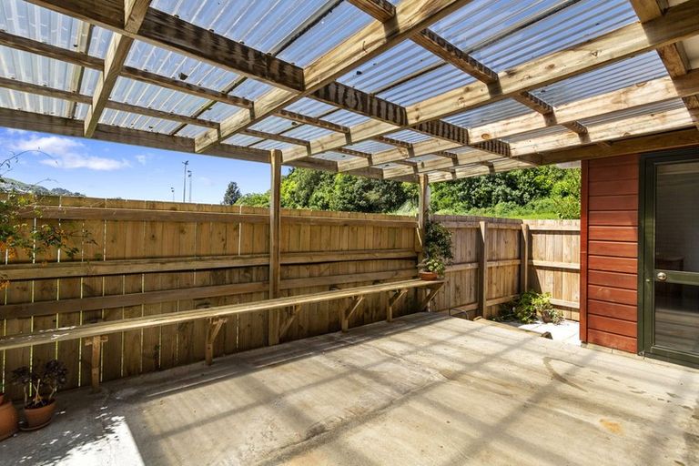 Photo of property in 10a Park Avenue, Tawa, Wellington, 5028