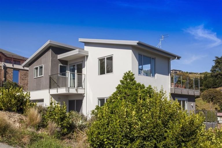 Photo of property in 17 Mandalay Lane, Redcliffs, Christchurch, 8081