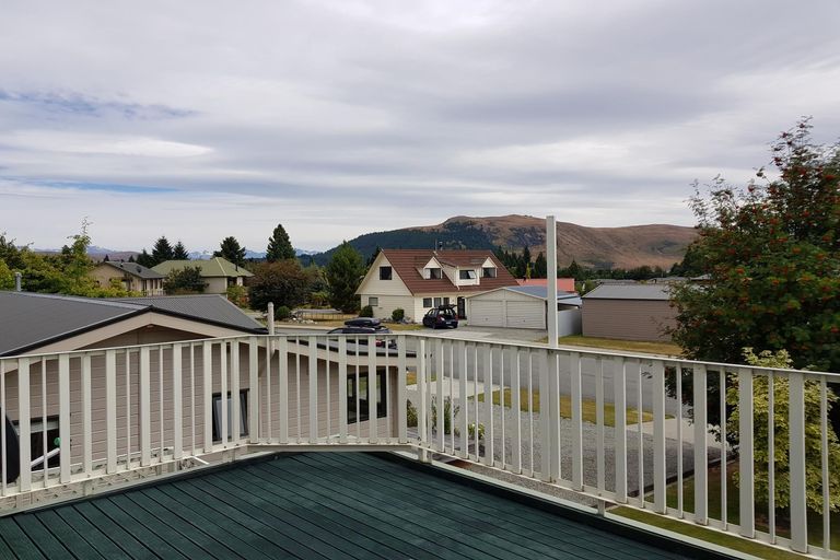 Photo of property in 16 O'neill Place, Lake Tekapo, 7999