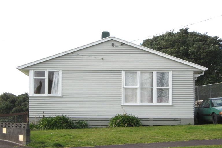 Photo of property in 16 Endeavour Street, Marfell, New Plymouth, 4310