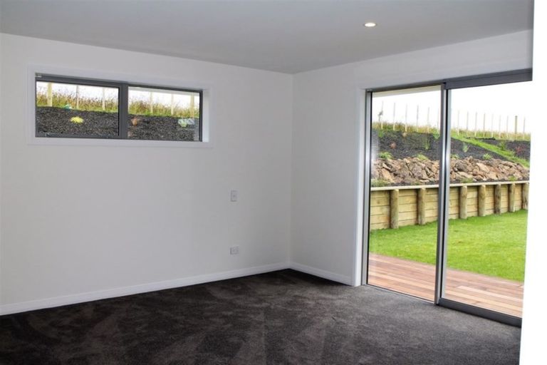 Photo of property in 70 Stace Hopper Drive, One Tree Point, 0118