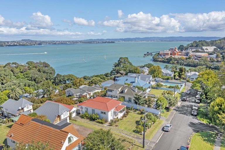 Photo of property in 22 Rugby Road, Birkenhead, Auckland, 0626