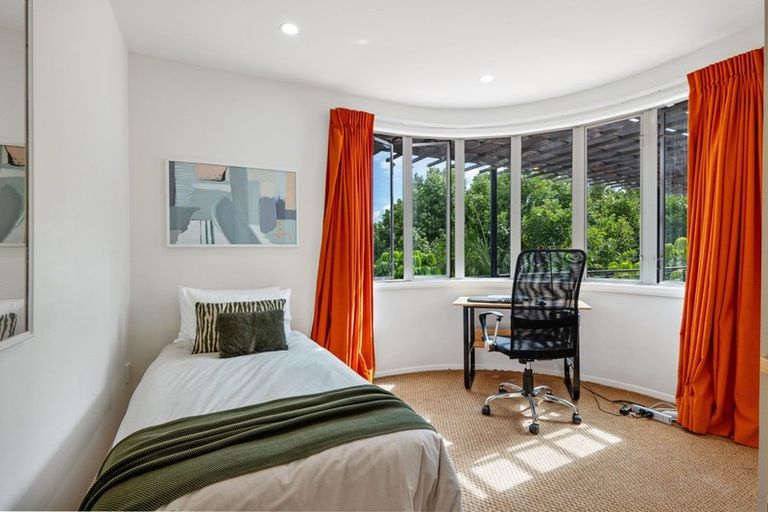 Photo of property in 1 Marine Parade, Herne Bay, Auckland, 1011