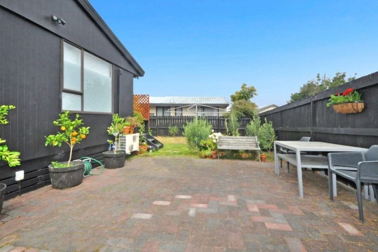 Photo of property in 1/79 Everglade Drive, Goodwood Heights, Auckland, 2105