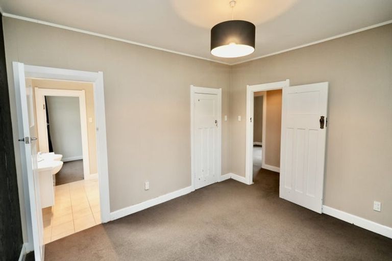 Photo of property in 27 Milverton Avenue, Hokowhitu, Palmerston North, 4410