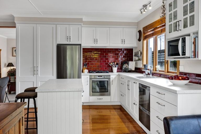 Photo of property in 13 Chilman Street, Strandon, New Plymouth, 4312