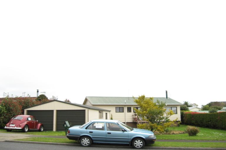 Photo of property in 18 Silvan Place, Bell Block, New Plymouth, 4312
