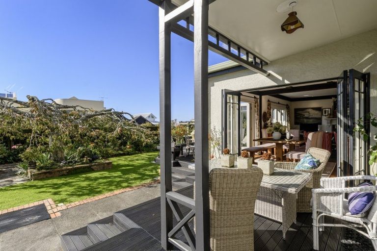 Photo of property in 16 Hinewa Road, Otumoetai, Tauranga, 3110