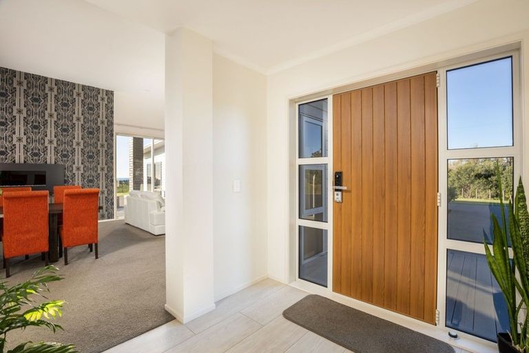 Photo of property in 576a Mangorei Road, Mangorei, New Plymouth, 4371