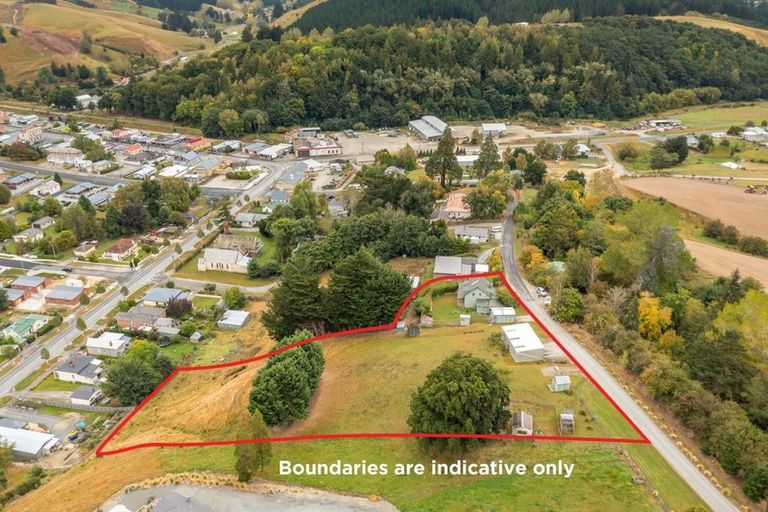 Photo of property in 42 Parsonage Road, Lawrence, 9532