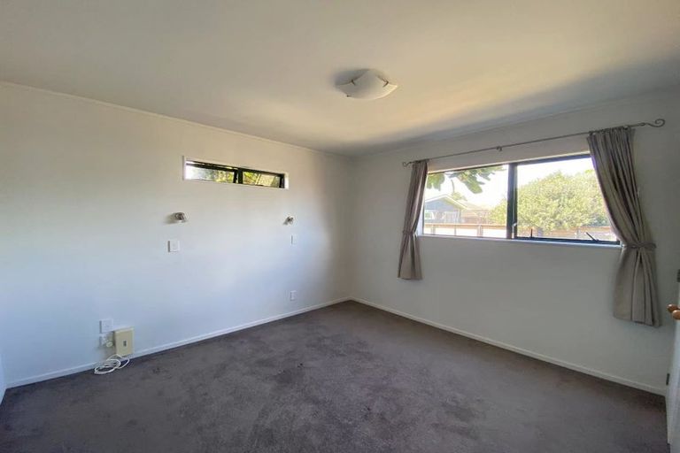 Photo of property in 19 Swan Crescent, Pakuranga, Auckland, 2010