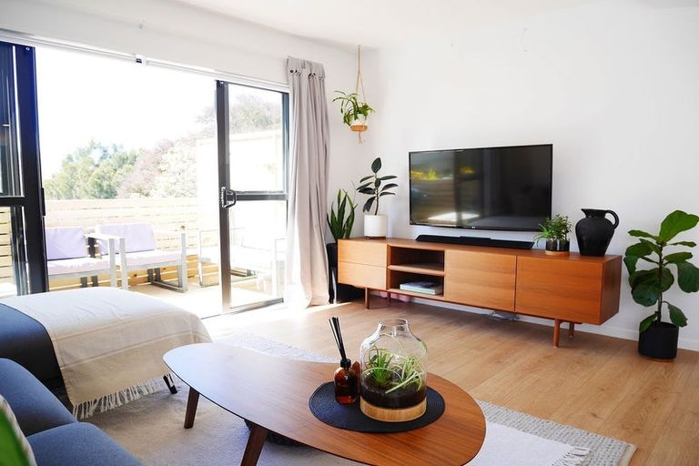 Photo of property in 42 Park Avenue, Papatoetoe, Auckland, 2025