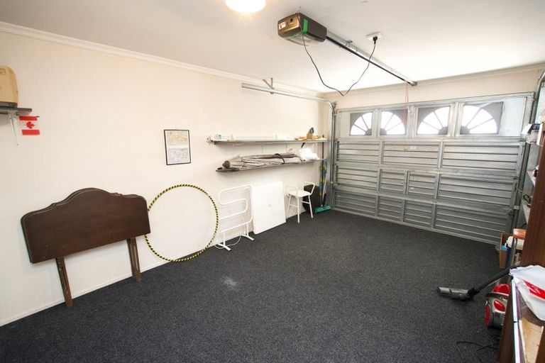 Photo of property in 1b Droylsden Place, Palmerston North, 4410