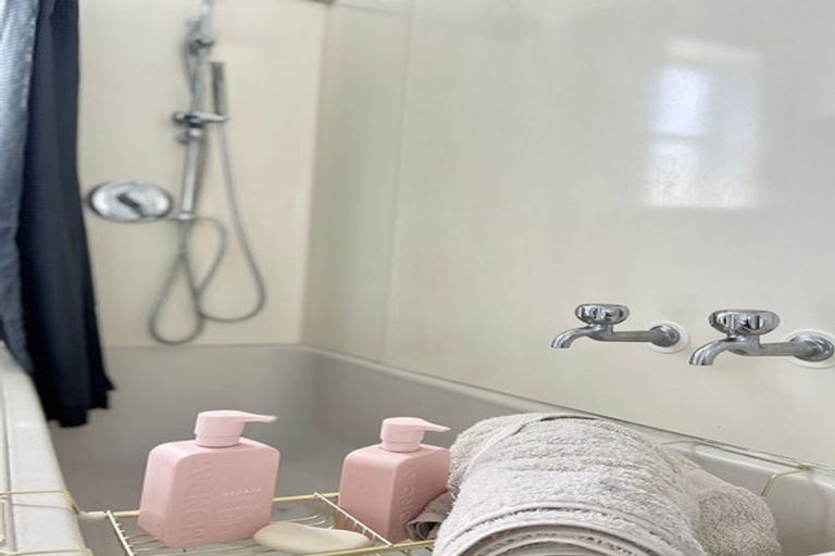 Photo of property in 2 Nikau Street, Newtown, Wellington, 6021