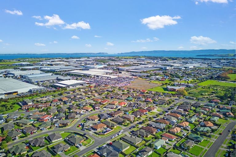 Photo of property in 118 Naylors Drive, Mangere, Auckland, 2022