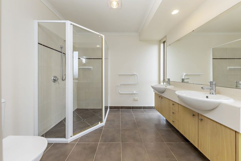 Photo of property in 57 Old Barn Road, Opaheke, Papakura, 2584